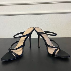 VINCE CAMUTO SANDAL TRIPLE STRAP HEEL ***SEND ME AN OFFER*****